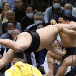 Sumo: Midorifuji ziet voorsprong slinken na 1e verlies in Osaka